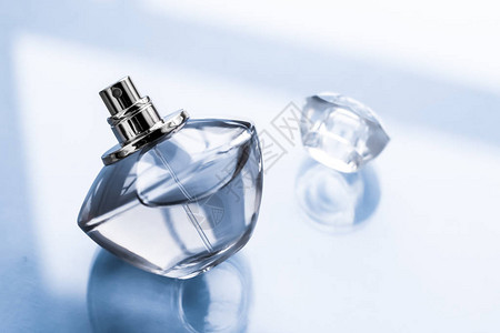 香水疗和品牌概念图片