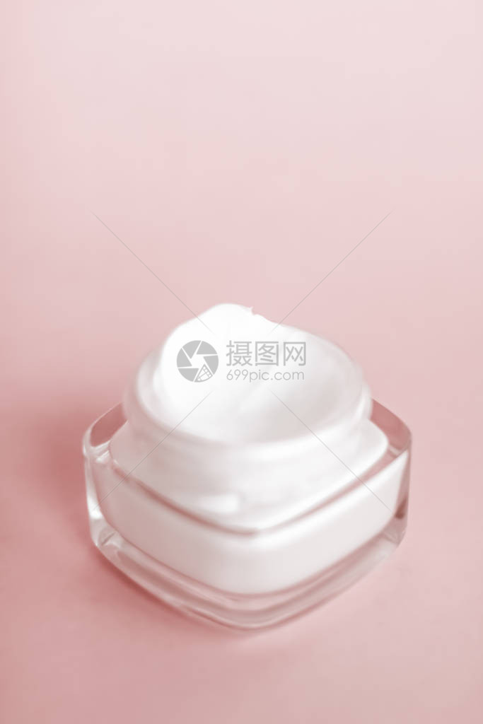 化妆品牌化妆品和spf概念图片