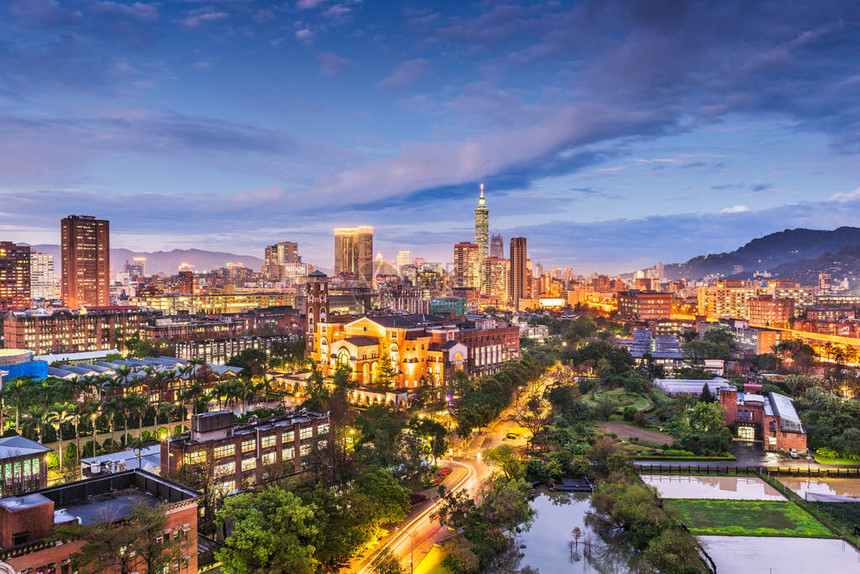 台北天线在黄昏图片