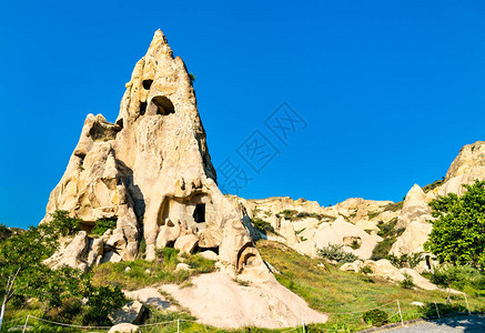 土耳其卡帕多西亚格雷梅谷的岩层图片