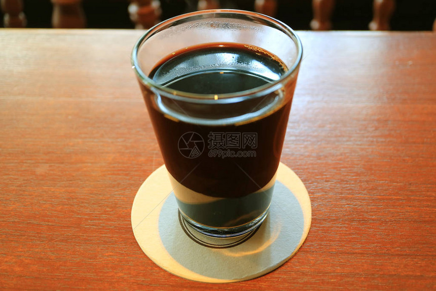 黑咖啡用透明玻璃杯图片