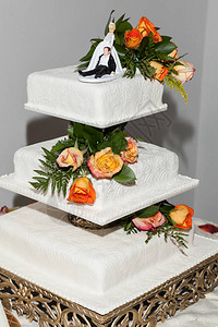 美味的婚礼蛋糕上面有新图片