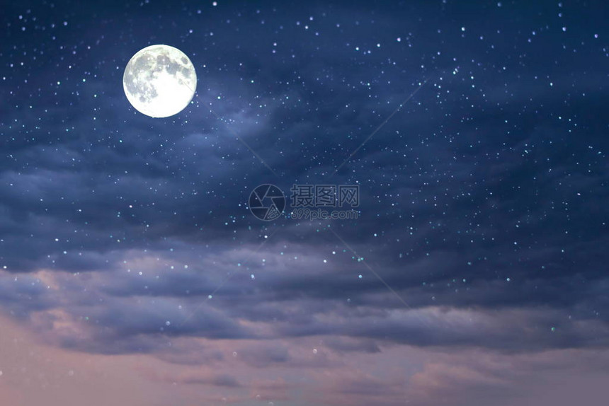 夜晚月亮和天空繁星点的蓝色大海风景自然阳光在地平线上热带岛屿海滩岸洋水波反射天际线景观日落和太阳升起蓝色图片
