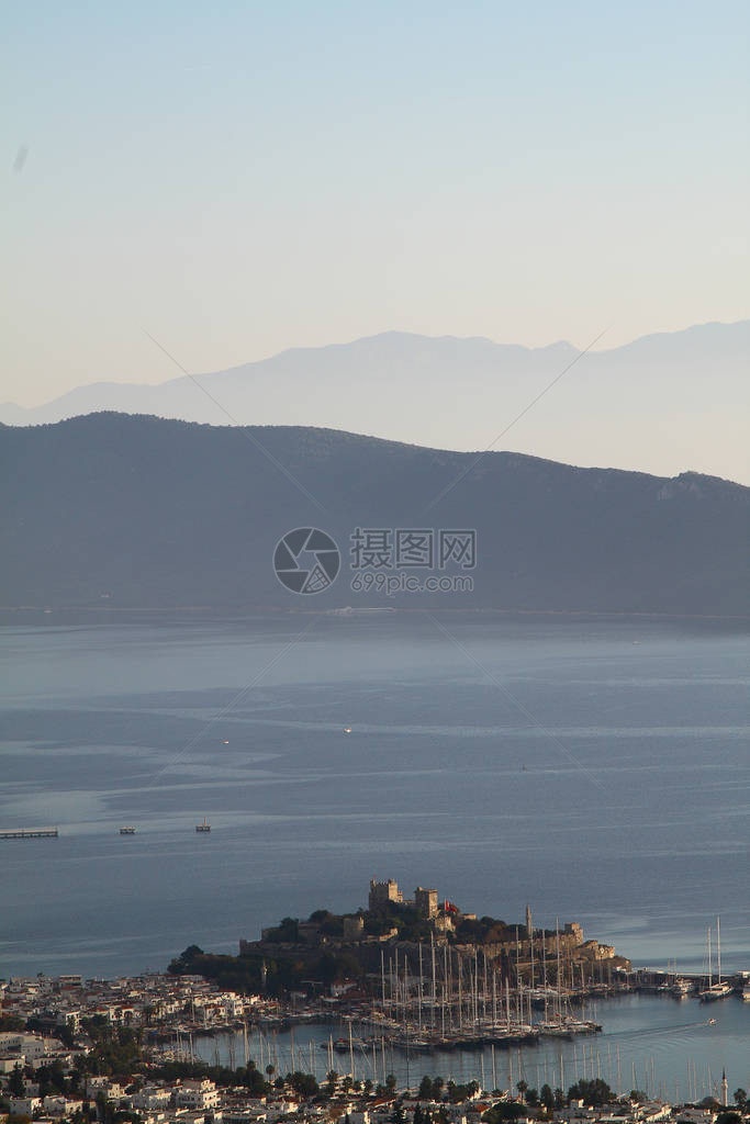 城堡土耳其里维埃拉博德鲁姆城堡和滨海湾的全景日落景观博德鲁姆是穆拉省的一个区图片