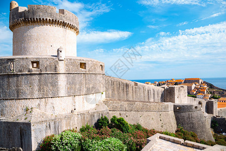 Dubrovnik老镇中世纪城墙克罗图片