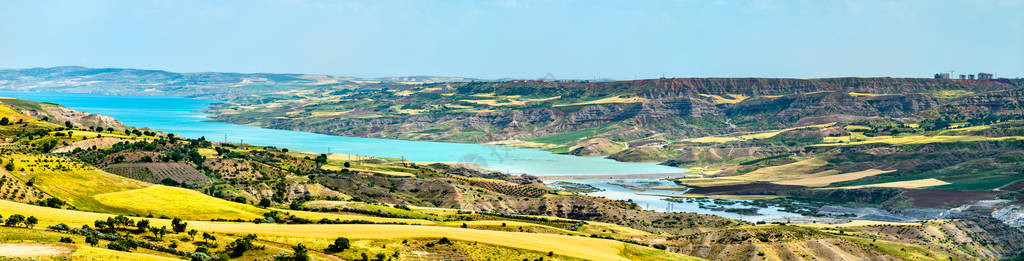 土耳其东南部幼发拉底河阿塔图尔克大高清图片
