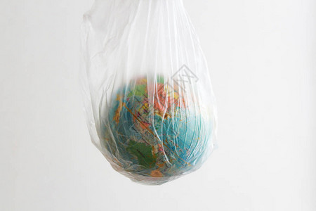 以地球为形态的球体装在塑料袋中地球塑图片