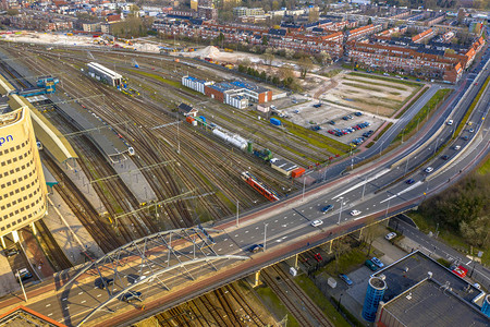荷兰格罗宁根市中央火车站停机场面积图片