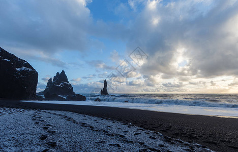 冰岛冬天巨怪手指岩石维克高清图片