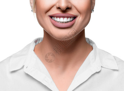 白牙完美的女人嘴唇的近照图片