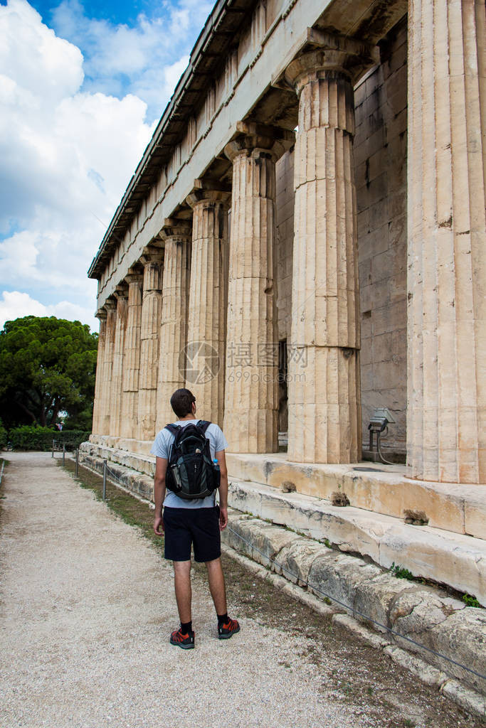 希腊雅典古老奥古拉赫费斯大寺年轻旅行者图片