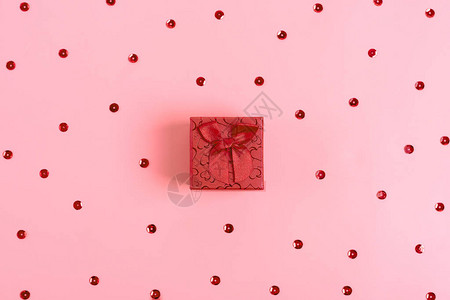 情人节红色礼盒的特写镜头图片