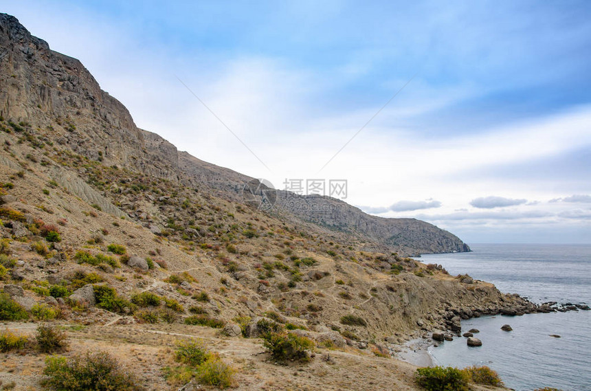 山树石头海和山地景观图片