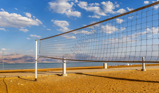 在死海滩以色列的排球网图片