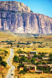 马达加斯Anja社区保留地的雄伟巨石之景图片