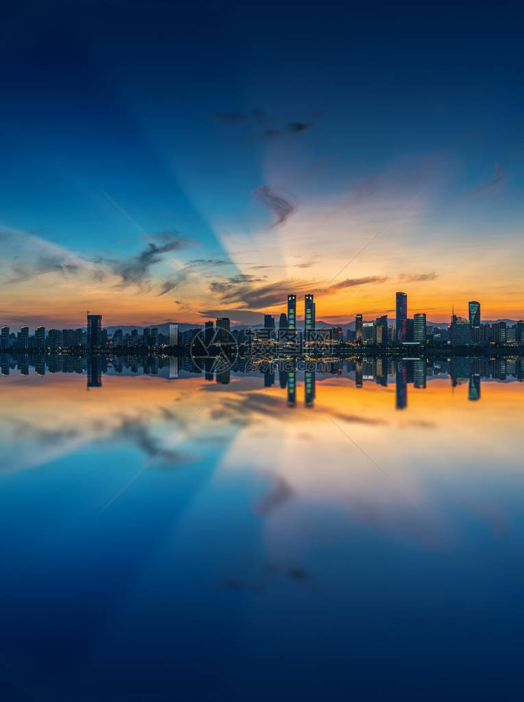 江西省南昌市中心夜景图片