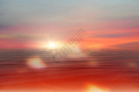 粉红色的日落贝壳港天际线日落海洋粉红色蓝的水波在热带海滩蓝天图片