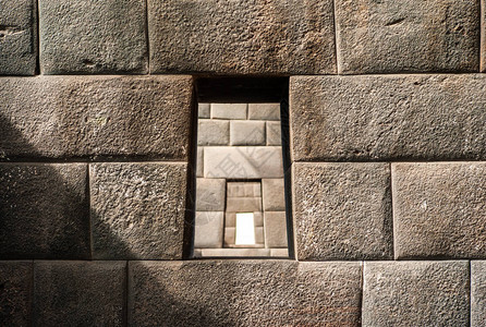 秘鲁库索圣多明各修道院彩虹神庙科里坎查或科里坎查遗址印加墙上三个图片