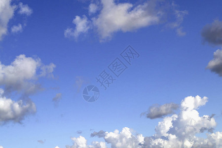 蓝天上的白色积云和图片