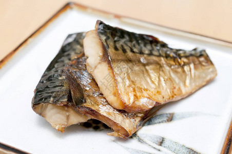 日本料理鲭鱼盐烧盐烤鲭鱼图片