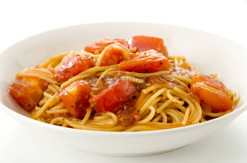 意大利面配新鲜番茄和肉酱图片