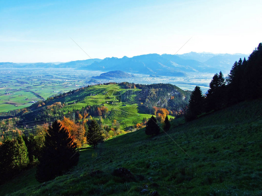 从Alpstein山脉欣赏莱茵河谷Rheintal图片