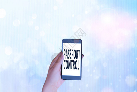 显示护照控制的文字符号展示机场检查护照区图片