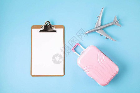 旅行准备旅游航空公司低成本航班行李包装概念图片