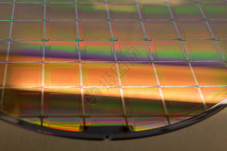 关闭带有微芯片的硅晶片晶片是半导体材料的薄片图片