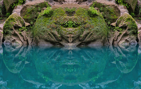 塔穆尔瀑布河中岩图片