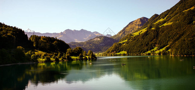 瑞士龙根湖瑞士著名的钓鱼图片