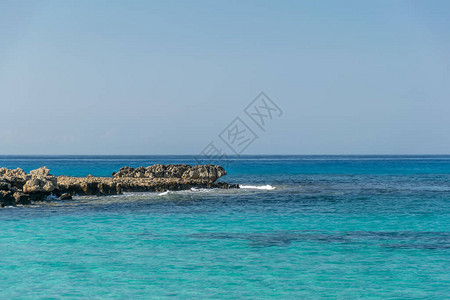 塞浦路斯最受欢迎的海滩之一是尼西海滩图片