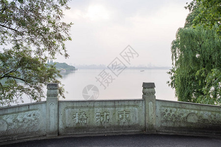 清晨西湖或西湖的景象在浙江州杭图片