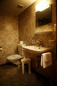 旧式洗手间用旧式的显光背景图片