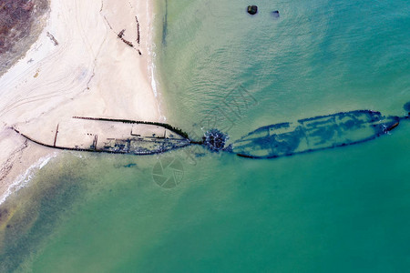 纽约长岛里韦斯海滩的空中景象和罗阿诺克巴图片