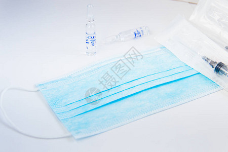 含有肉毒素黄素冷凝剂或白底包装中防流感针筒的玻璃药医药环背景图片