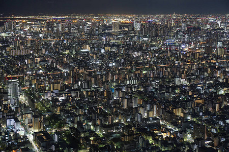 夜照东京的明亮空中广角全景图片
