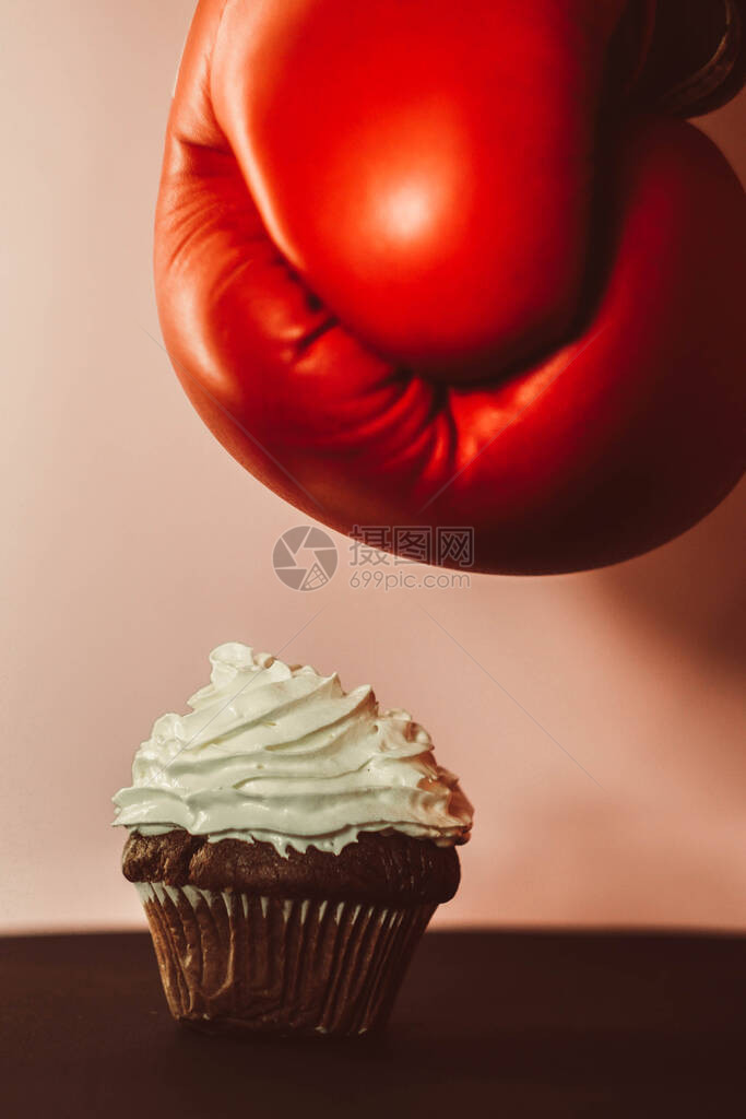 抗糖尿病红拳击手套在蛋图片