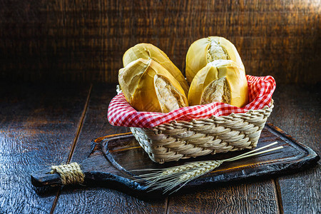法式面包篮子传统的巴西面包巴西法图片