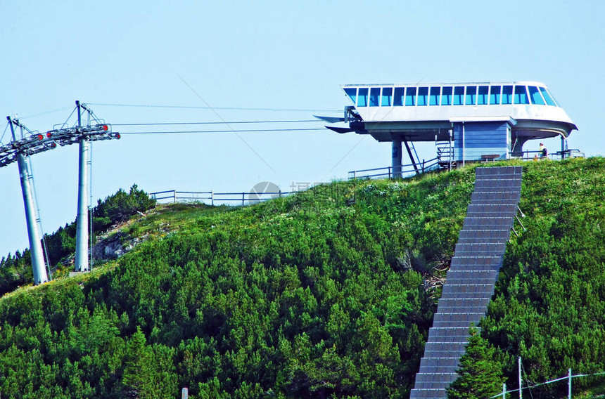 Sareis缆车在Malbun或Sesselbahn在Malbuntal高山谷和列支敦士登阿尔卑斯山脉Malbun图片
