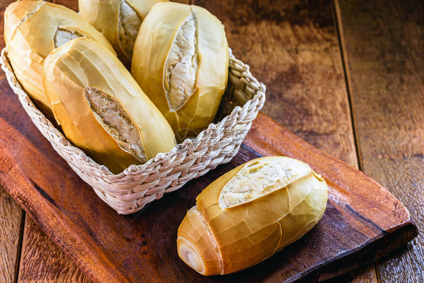 几个来自巴西的传统面包图片