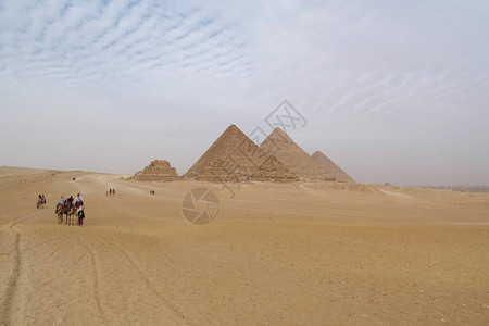 埃及吉萨大金字塔附图片