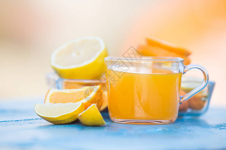 早餐的新鲜橙汁图片