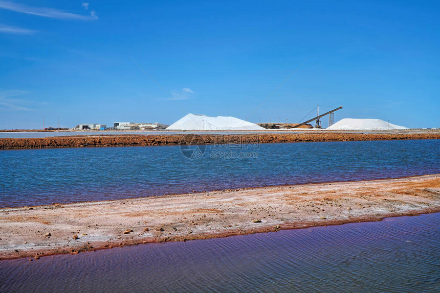 西澳大利亚州赫德兰港盐矿开图片