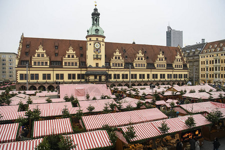 在德国莱比锡旧市政厅附近的Marktplatz市场广举行的传图片
