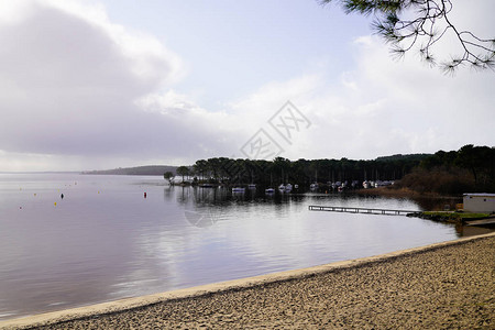 法国吉伦特省Hourtin沙滩湖图片