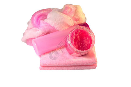 粉红色的卫生用品和浴巾图片