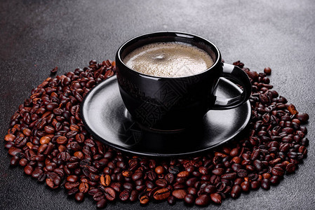 一杯清新芬芳的晨间咖啡图片