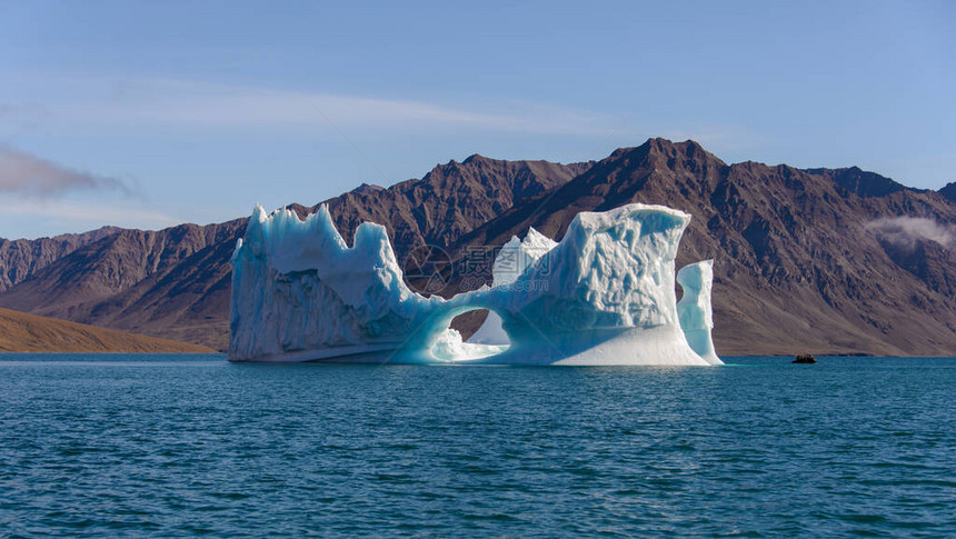 夏季格陵兰岛冰山的风景阳光天候观图片
