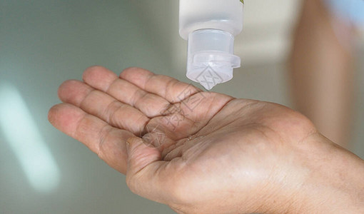 使用手洗胶以防止细菌保护共图片